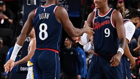 大宝退役之夜：北京国安深情告别，足球情结不减——北京广播电视台播报